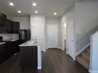 Photo #3: 9385073 Listing 