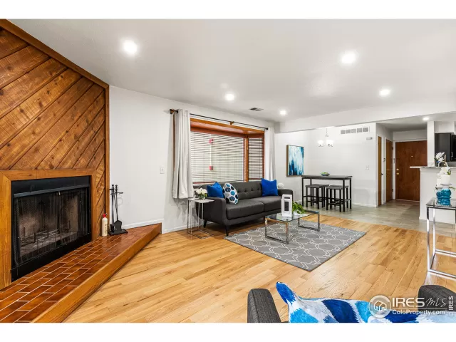 MLS: 938526 Condo For Sale