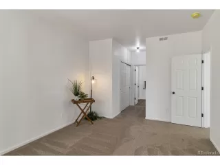 Photo #6: 9388556 Listing