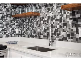 Photo #6: 938963 Listing