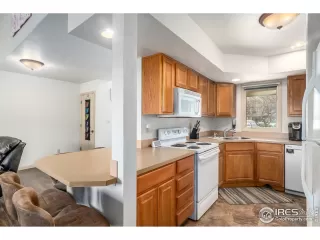 Photo #6: 939041 Listing