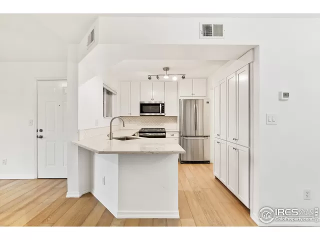 MLS: 939455 Condo For Sale