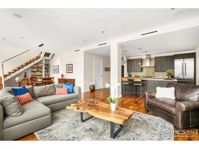 MLS: 939622 Condo For Sale