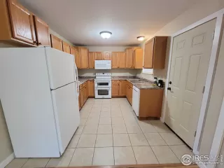 Photo #6: 939689 Listing