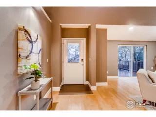 Photo #4: 939929 Listing 