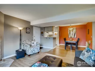 Photo #4: 939943 Listing