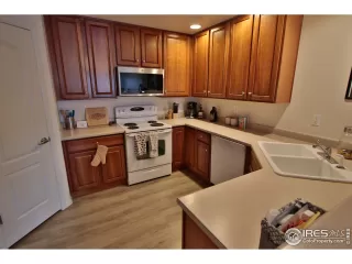 Photo #5: 939967 Listing