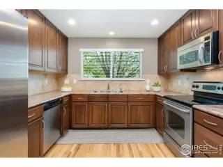 Photo #2: 940000 Listing