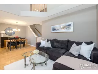 Photo #5: 940000 Listing