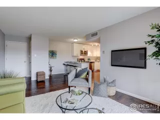 Photo #5: 940009 Listing 