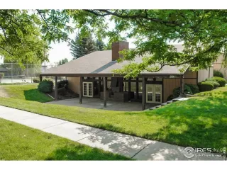 Photo #5: 940032 Listing 