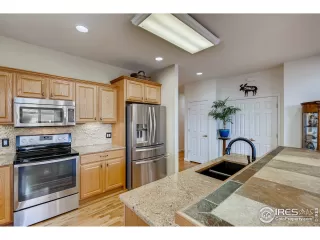 Photo #6: 940061 Listing