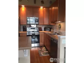 Photo #4: 940075 Listing