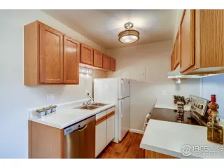 Photo #3: 940101 Listing