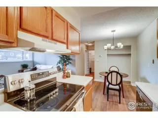 Photo #5: 940101 Listing