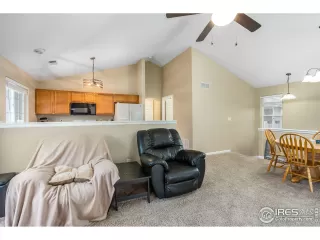 Photo #6: 940113 Listing