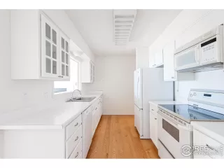 Photo #3: 940121 Listing