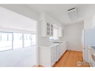 Photo #5: 940121 Listing