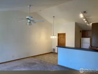 Photo #5: 940143 Listing