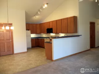 Photo #6: 940143 Listing