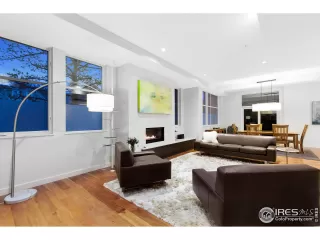 Photo #3: 940157 Listing