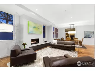 Photo #5: 940157 Listing