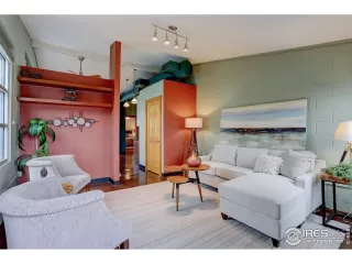 Photo #2: 940287 Listing