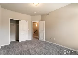 Photo #5: 940418 Listing