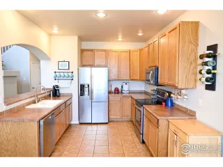 Photo #5: 940423 Listing