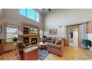 Photo #5: 940516 Listing