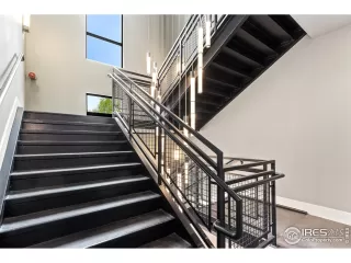 Photo #4: 940533 Listing