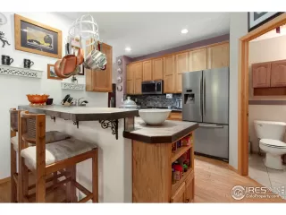 Photo #5: 940600 Listing 