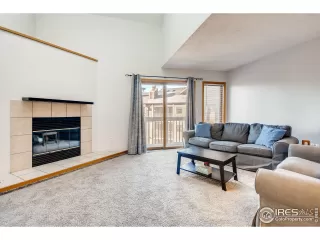 Photo #4: 940623 Listing