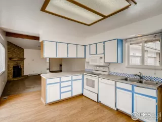 Photo #3: 940625 Listing