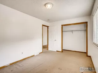 Photo #5: 940625 Listing