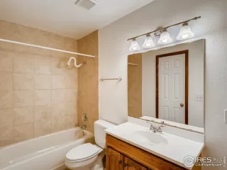 Photo #6: 940625 Listing