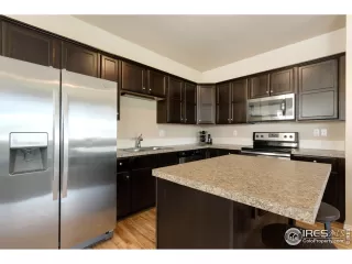 Photo #6: 940630 Listing