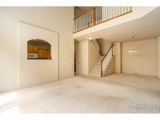 Photo #4: 940644 Listing