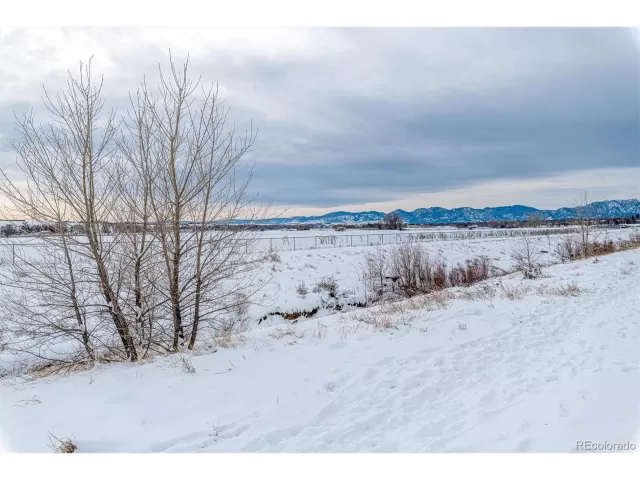 MLS: 9406639 Condo For Sale