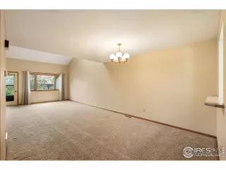 Photo #6: 940686 Listing