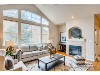 Photo #5: 940699 Listing