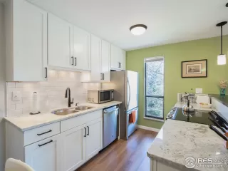 Photo #4: 940786 Listing 