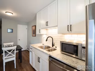 Photo #5: 940786 Listing 