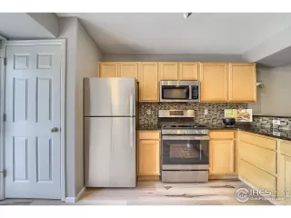 Photo #6: 940830 Listing