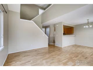 Photo #4: 940841 Listing