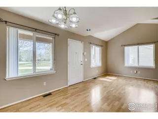 Photo #5: 940841 Listing