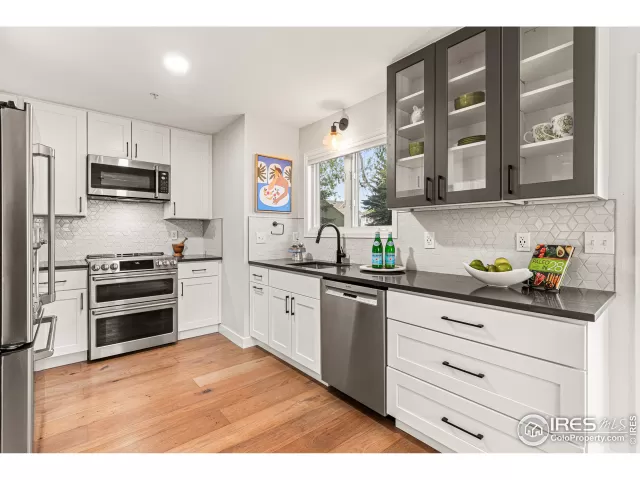 MLS: 940859 Condo For Sale