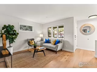 Photo #4: 940859 Listing