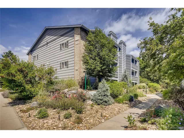 MLS: 9408649 Condo For Sale