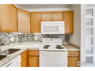 Photo #1: 940933 Listing